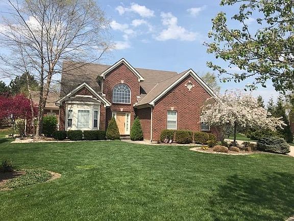 3rd image of 6734 English Garden Way