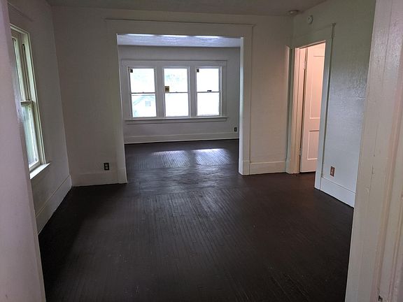 3rd image of 1132 Evesham Ave