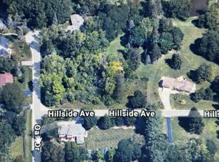 26897 N Oak Dr, Wauconda, IL 60084