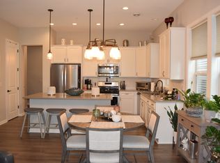8034 Central Park Way N, Maple Grove, MN 55369