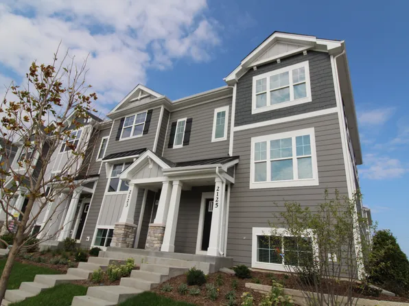 2125 Yellowstone Blvd, Mundelein, IL 60060