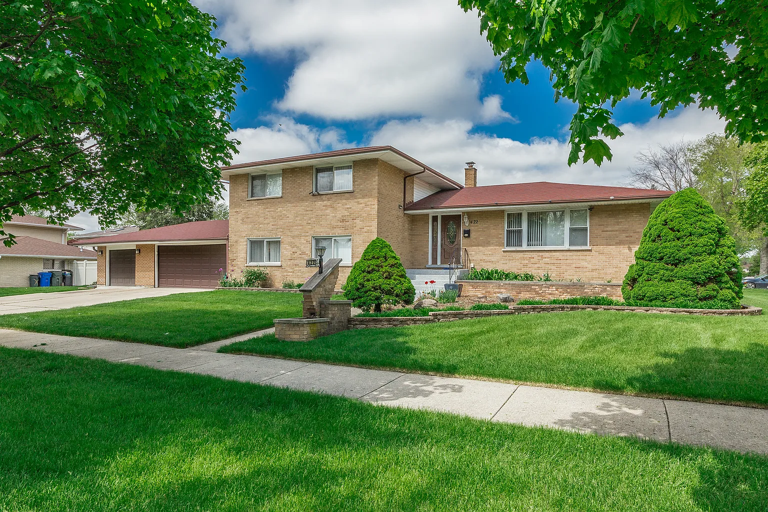 422 Marshall Dr photo 1