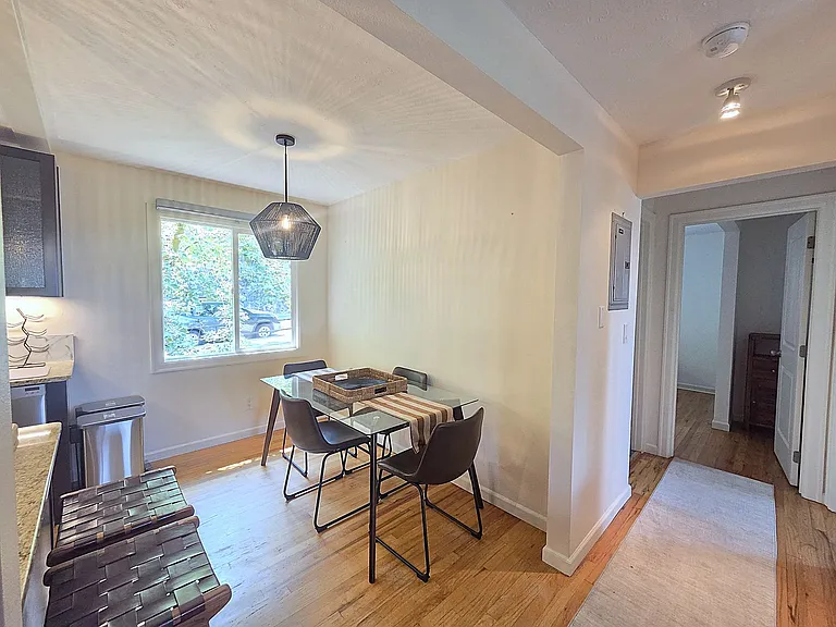202 E Rockwood Blvd #2 — Photo 11