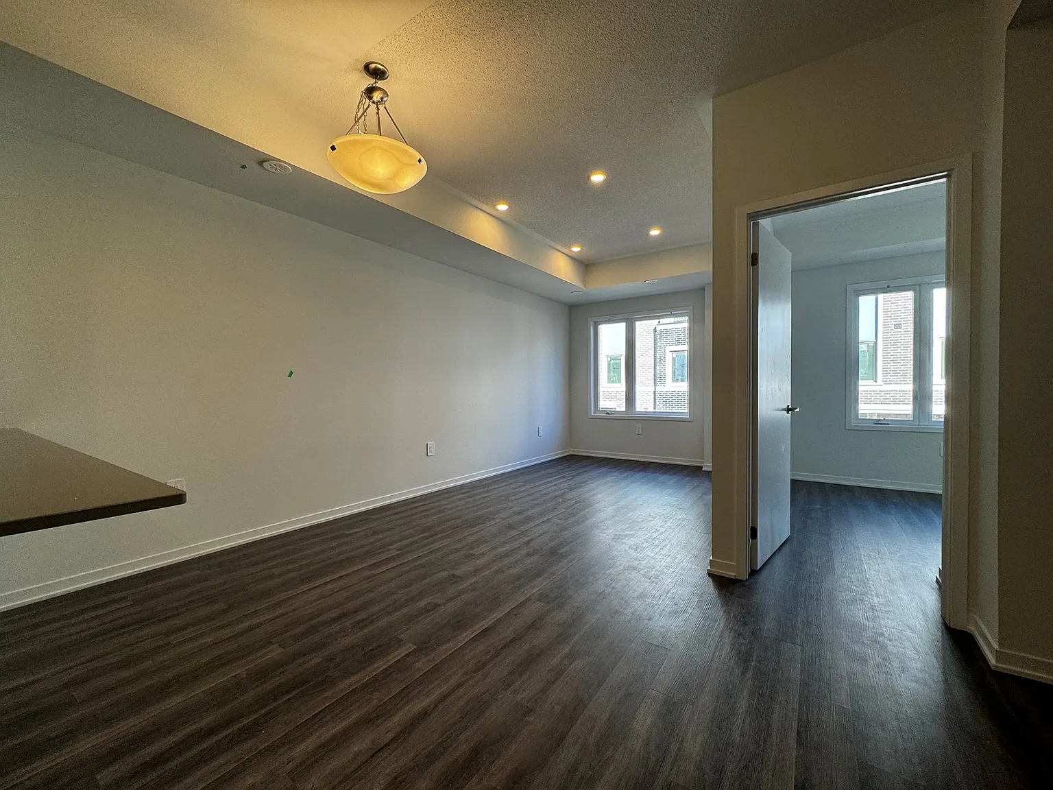 31 Honeycrisp Crescent Vaughan — Photo 2