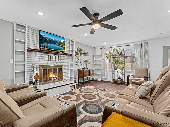 5th image of 1015 Hoy Rd