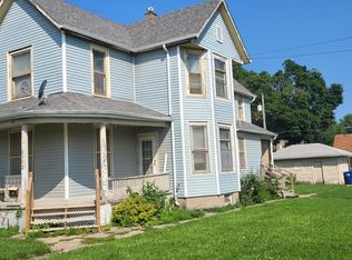 2702 Rockingham Rd, Davenport, IA 52802