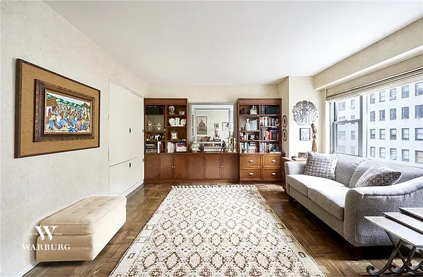 Sold by Warburg | media 18