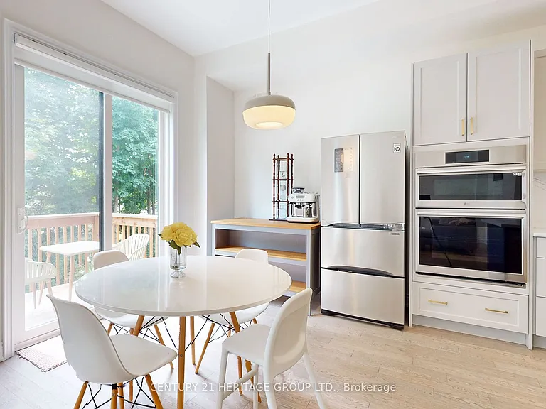 1409 Blackmore St — Photo 9