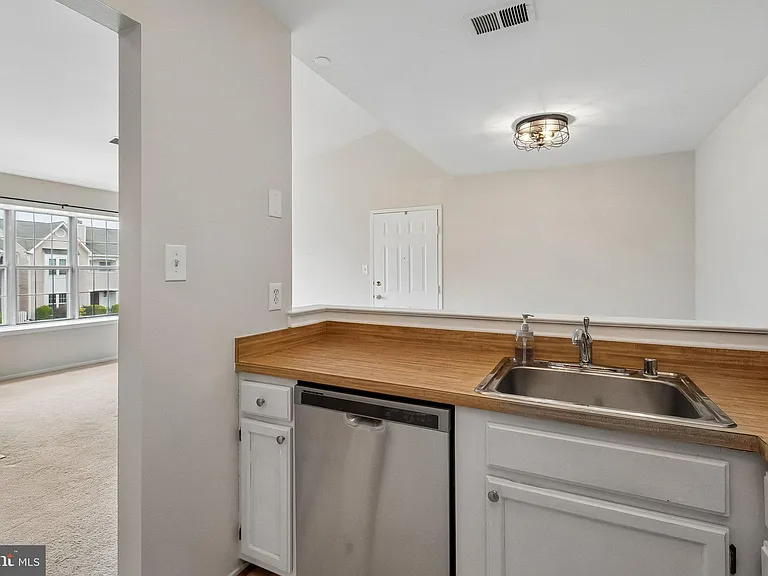 7822 Harrowgate Cir #D — Photo 13