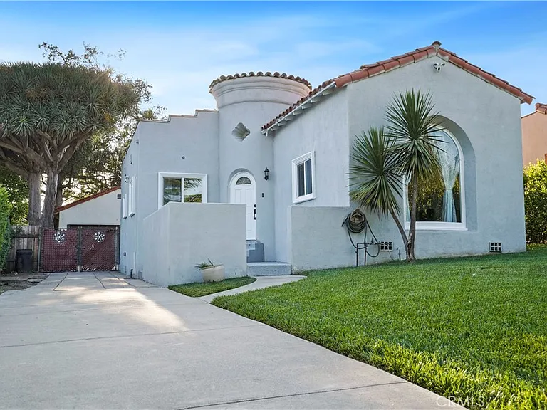 4615 Grand La Canada — Photo 1