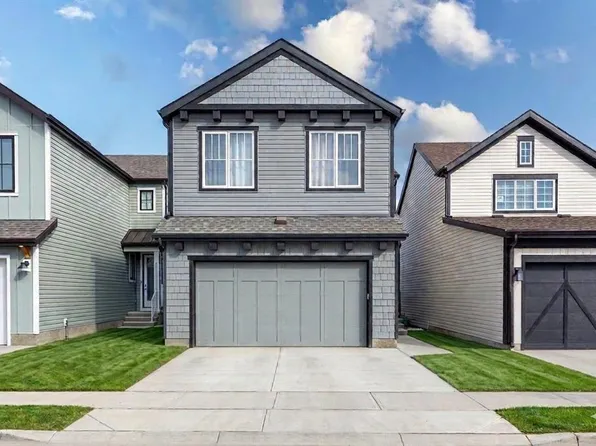 46 N Savoy Lndg SE, Calgary, AB T3S 0E1