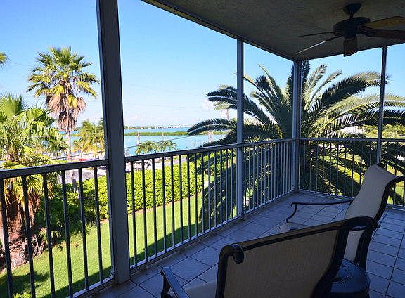 4th image of 8302 Marina Villas Dr