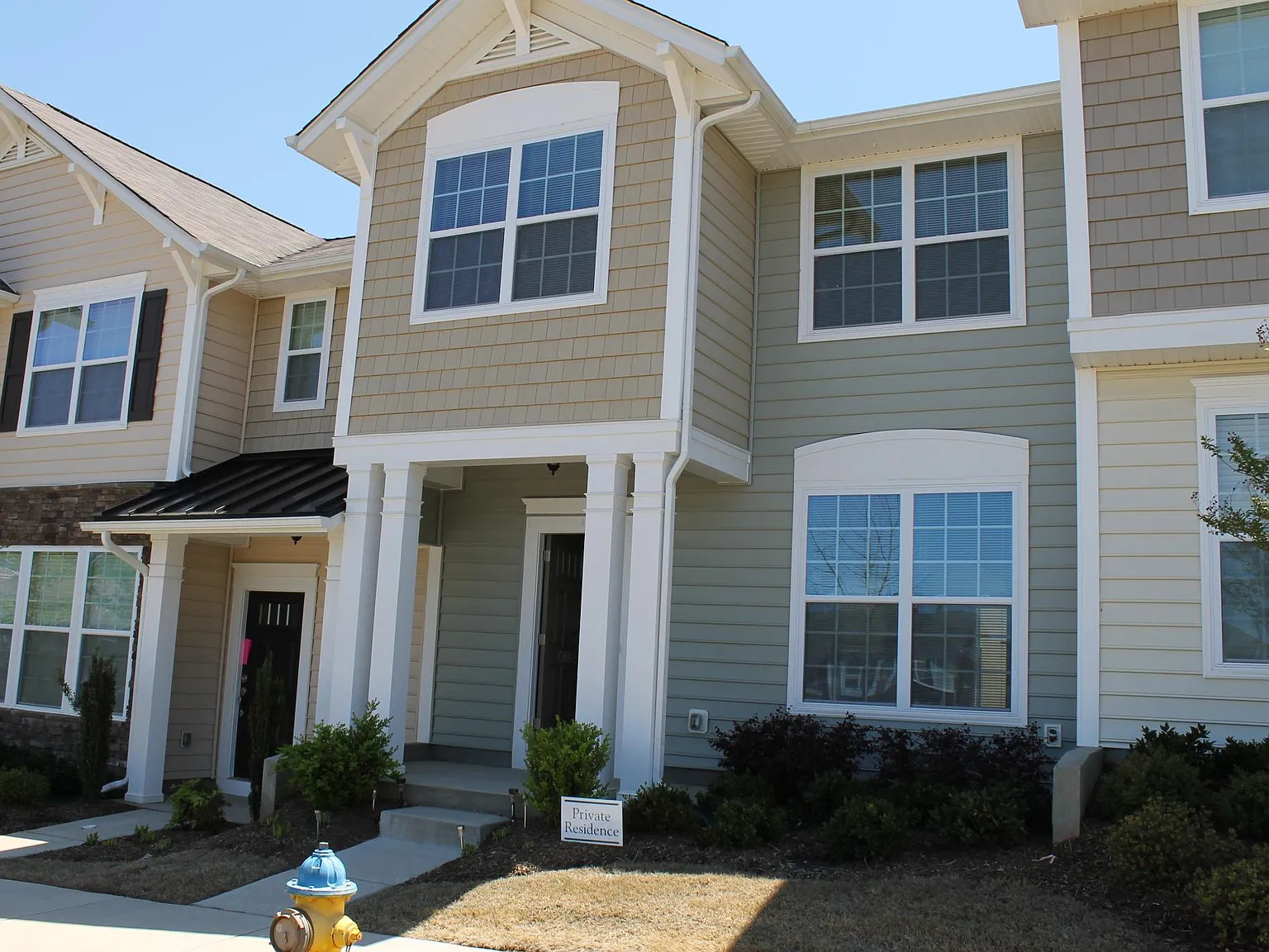 3 bed, 2.5 bath, 1300 sqft, $1,775 — Photo 4