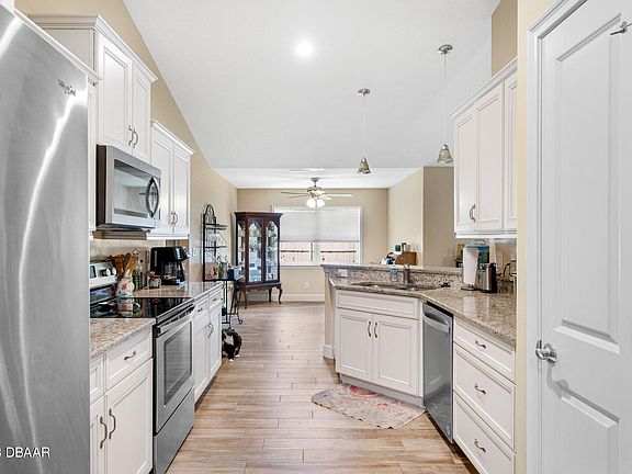 3rd image of 2522 Willow Oak Dr