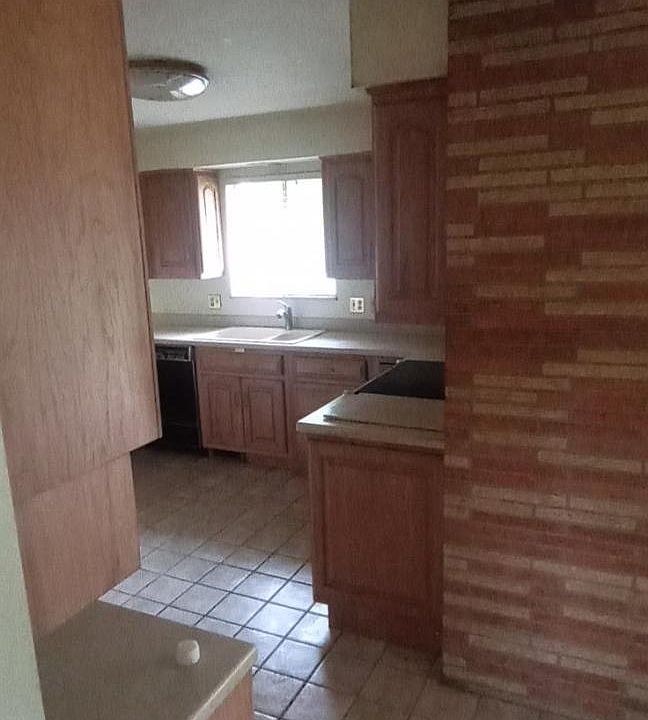 2nd image of 6542 Jennifer Ln