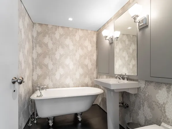 240 Centre Street image 11 of 20