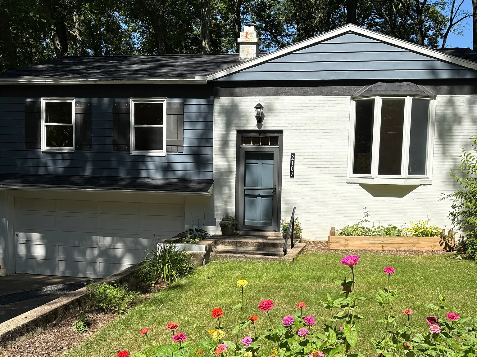 3 bed, 1.5 bath, 1550 sqft, $1,750 — Photo 1