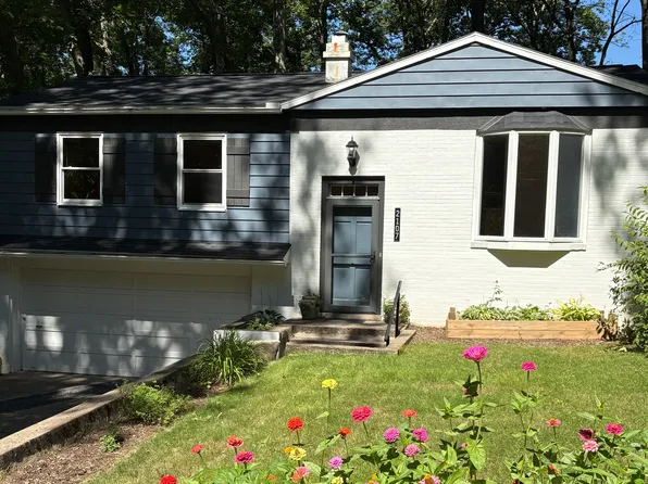 2107 N Oak Ln, State College, PA 16803