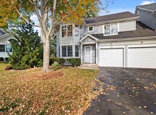 820 Derby Crse, St Charles, IL 60174