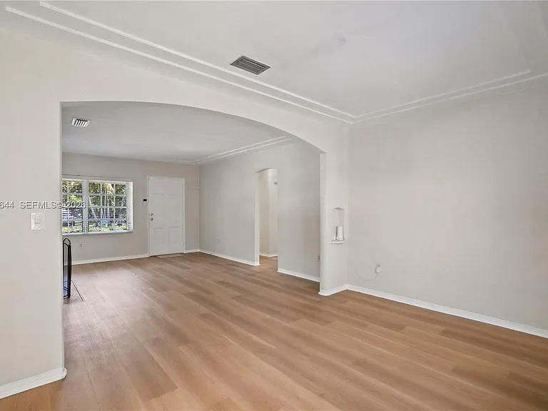 2460 SW 24th St — Photo 11