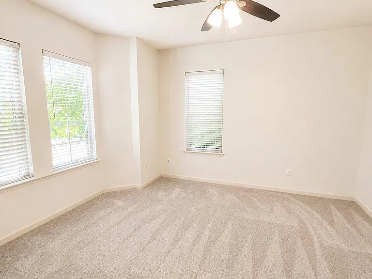 22806 Breezy Hollow Dr — Photo 2