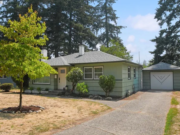 12050 NE Broadway St, Portland, OR 97220