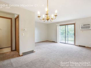 7984 Green Meadow Ct, Jenison, MI 49428