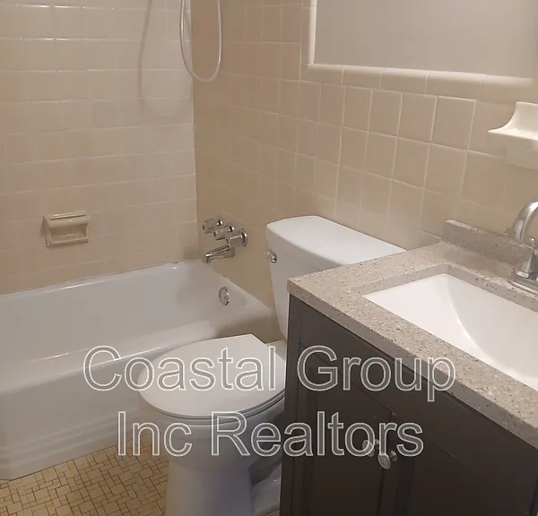 906 W Ocean View Ave — Photo 9