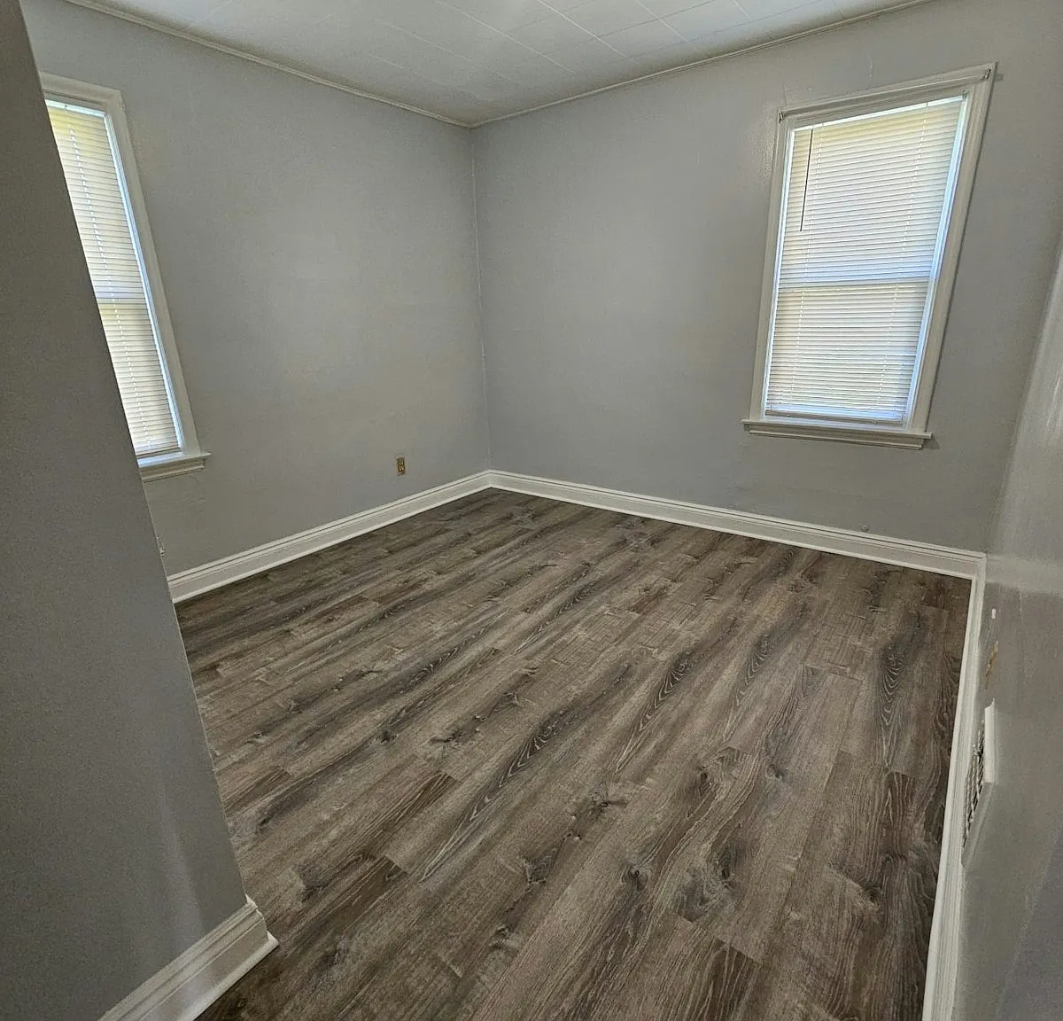 1546 Anne Avenue, Unit 1 — Photo 3