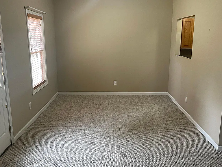 139 Lowell Ct — Photo 7