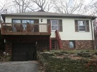 28 Bonaparte Point Dr, Hopatcong, NJ 07843