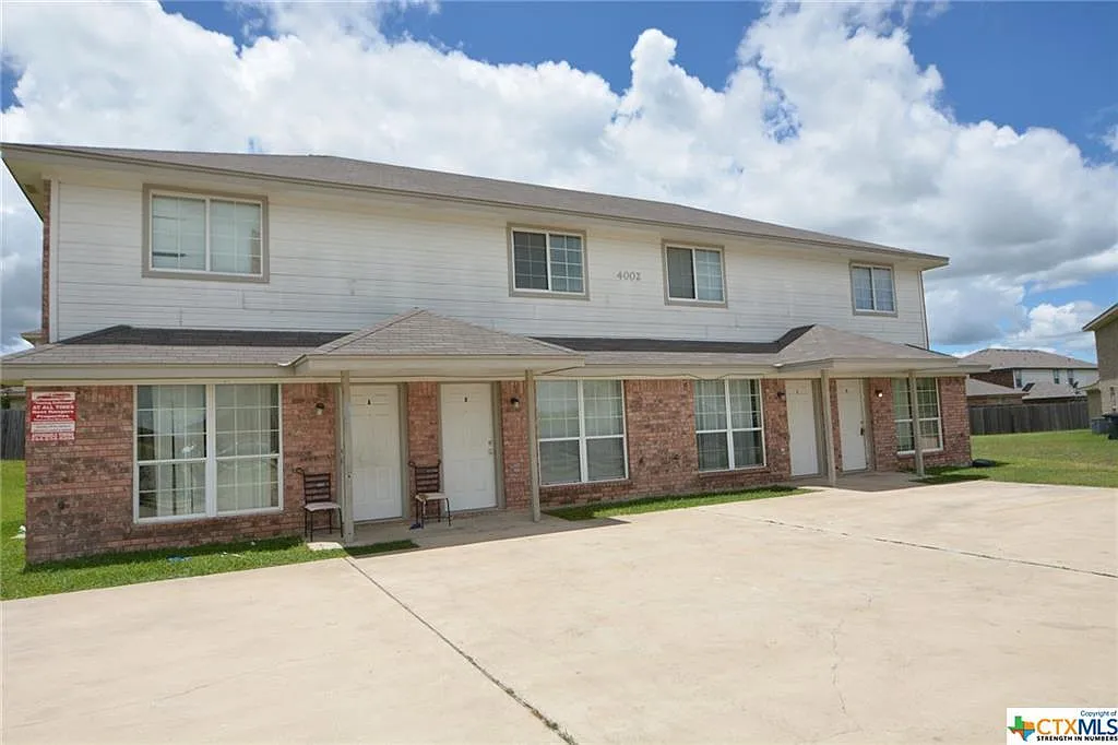 4002 Doraine Ct — Photo 1