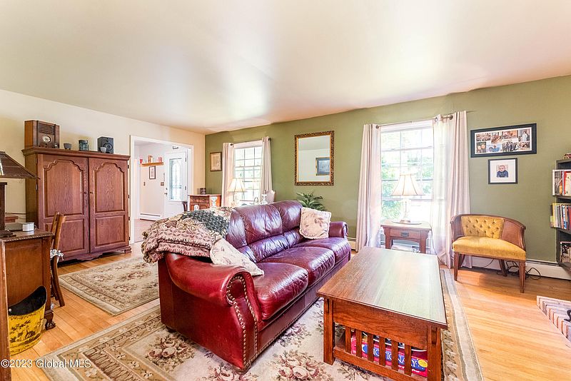 4th image of 40 Arnold Road