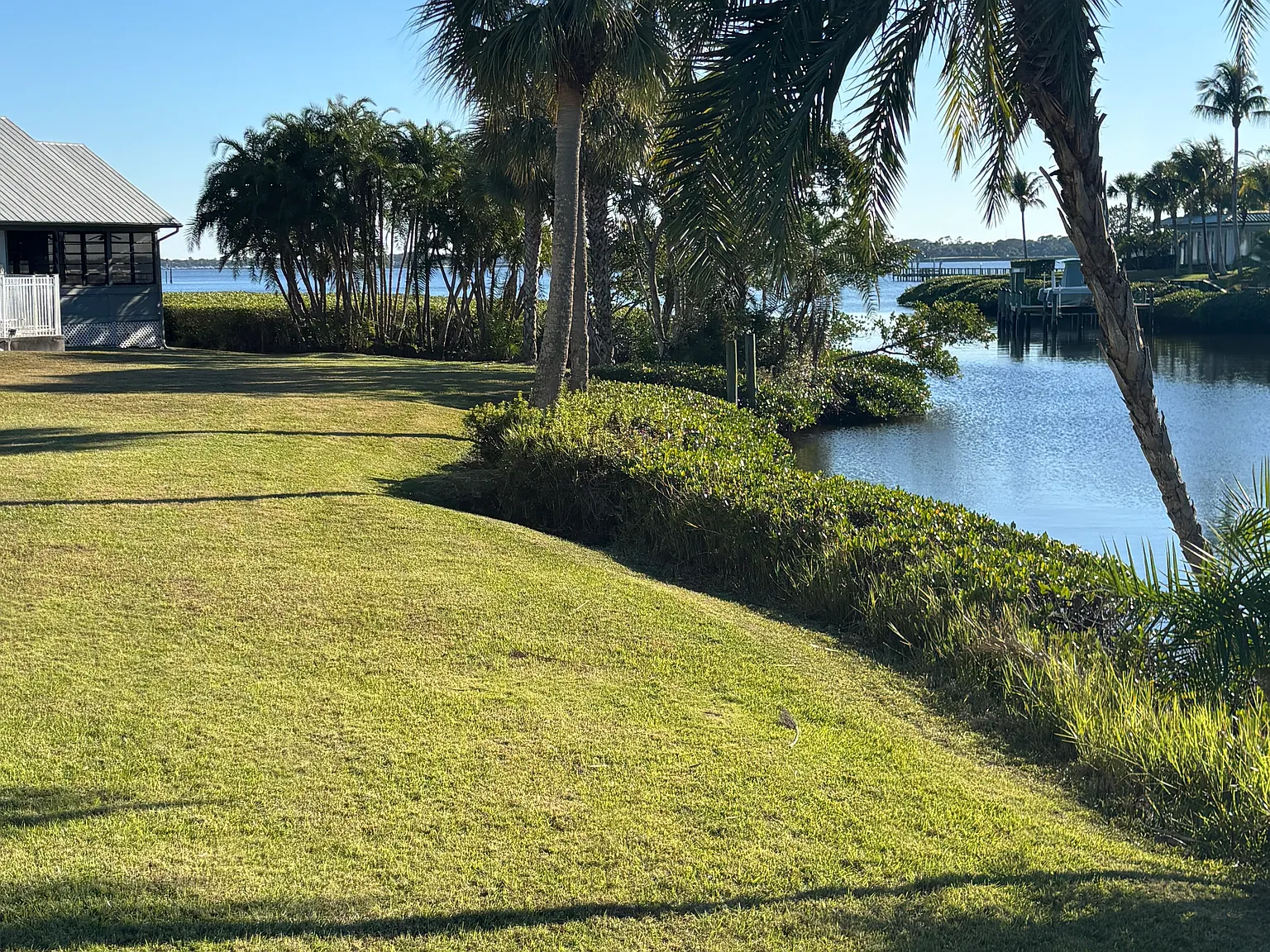 2 bed, 1074 sqft, $2,200 — Photo 2