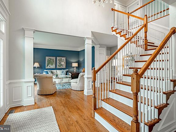 4th image of 34 John Beal Dr