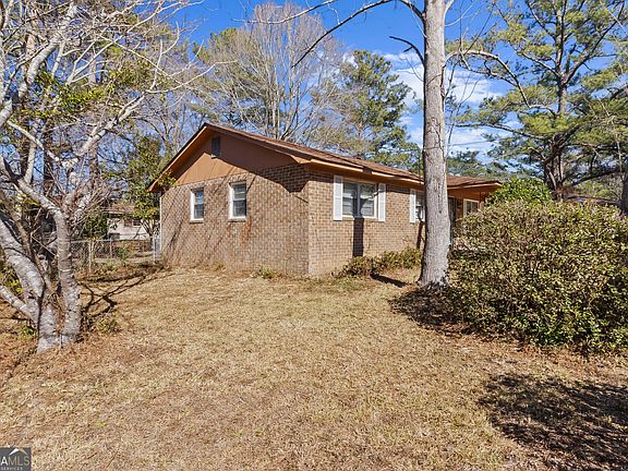 2nd image of 4685 Pinedale Dr