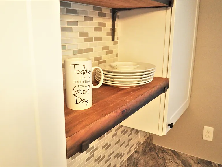 Rich, high quality open shelves