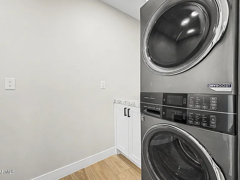 8440 E Palm Ln — Photo 11