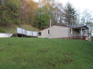 957 Fitzwater Rd, Summersville, WV 26651