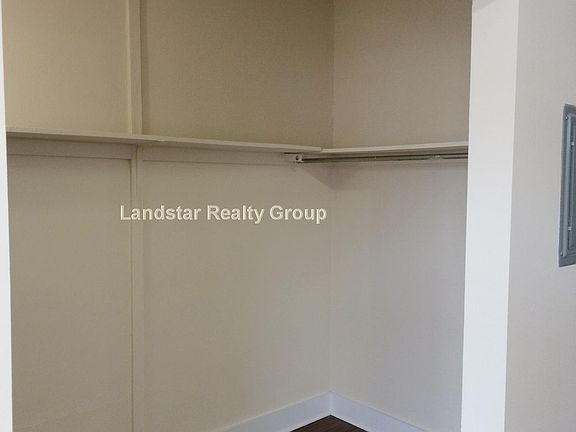 4th image of 1023 W Argyle St APT 211