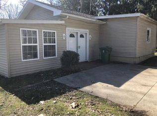 35930 Highland Dr, Eastlake, OH