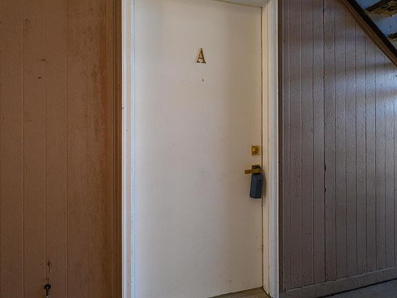 3rd image of 2409 Arlington Cres APT A