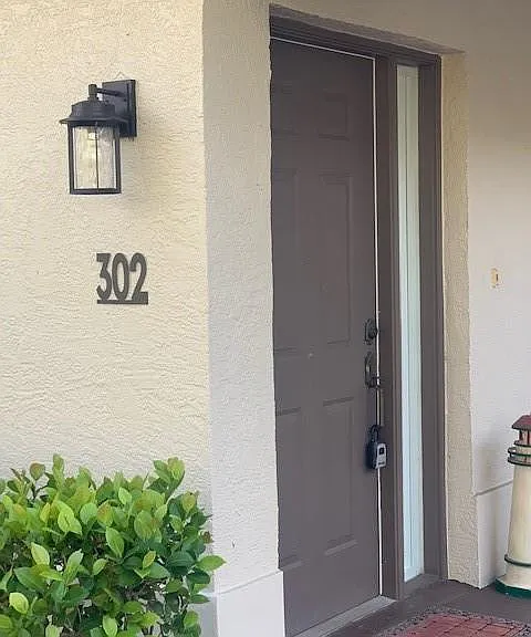300 Diamond Cir #302 — Photo 10