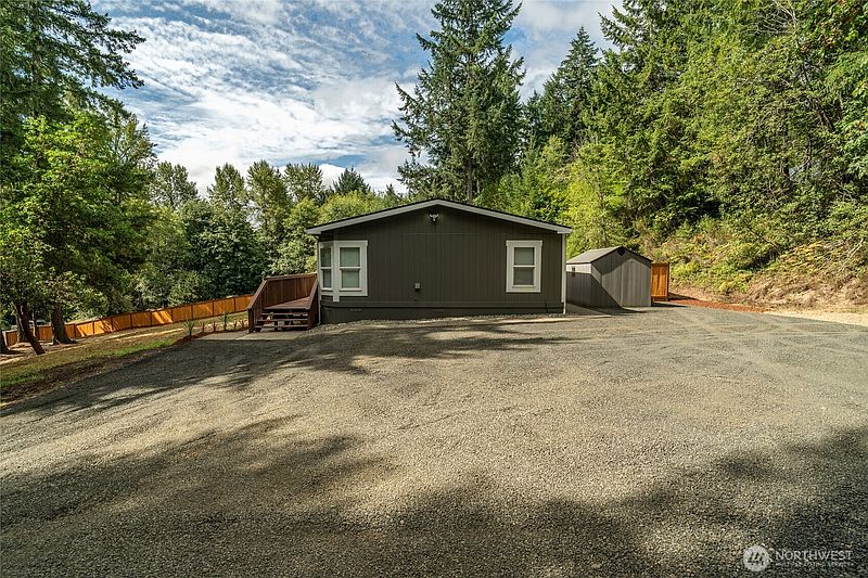 5th image of 771 SE Fireweed Road
