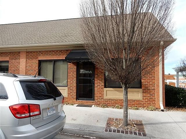 1st image of 504 Wyndhurst Dr Ste B.