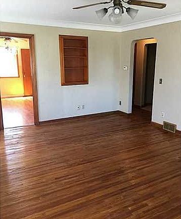 2nd image of 2718 114th St