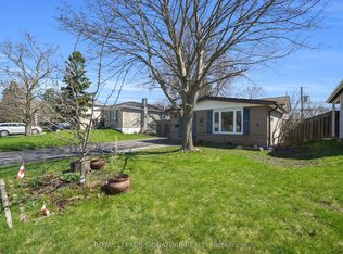 821 Krosno Blvd, Pickering, ON L1W 1G7