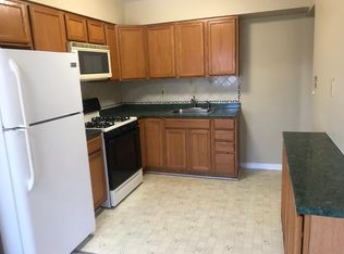 19829 32nd Ave, Flushing, NY 11358
