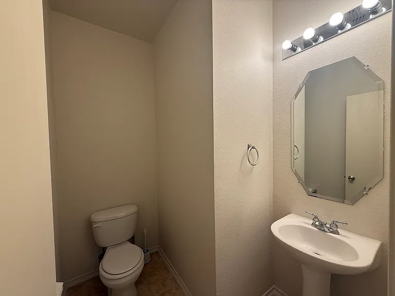 5440 Avery Ln — Photo 16