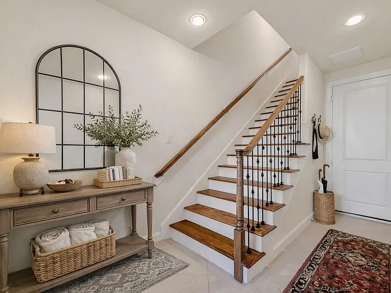 705 Delano St — Photo 10